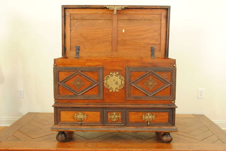 A Late 17th Century Portuguese Rosewood and Brass Mounted 1-Drawer Trunk 2