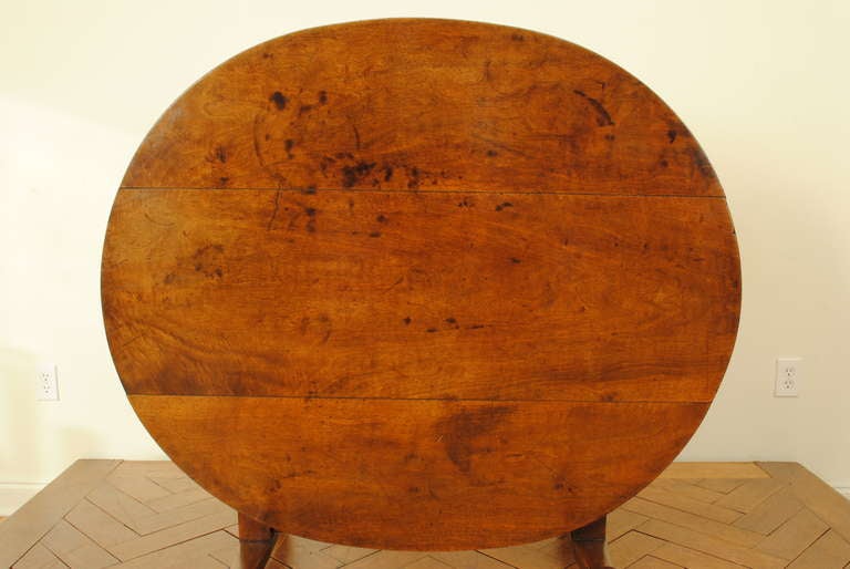 A Rare French Late Neoclassic 2nd Quarter 19th Century Oval Walnut Dining Table 4
