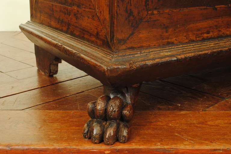 A 17th Century Tuscan Walnut and Inlaid Cassone on Carved Feet In Good Condition In Atlanta, GA