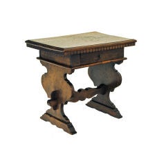 An Italian Renaissance Style 19thc.Walnut One Drawer Side Table