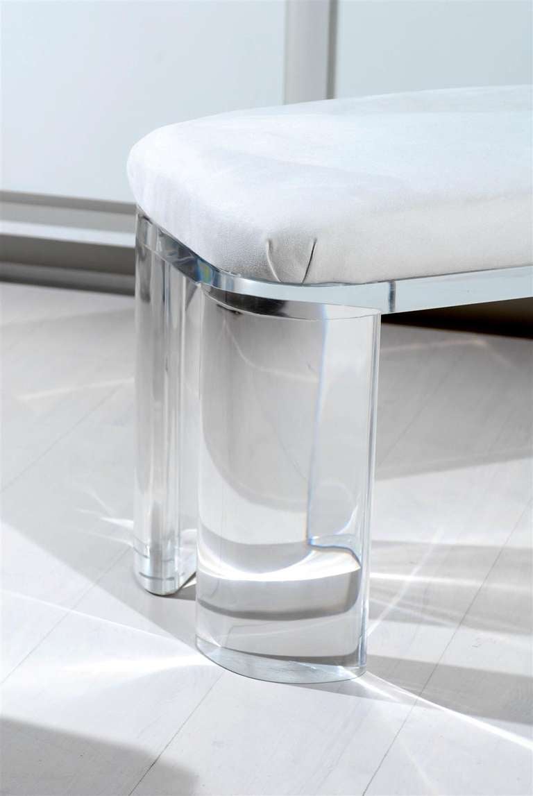 Chunky Lucite Bench In Excellent Condition In Atlanta, GA