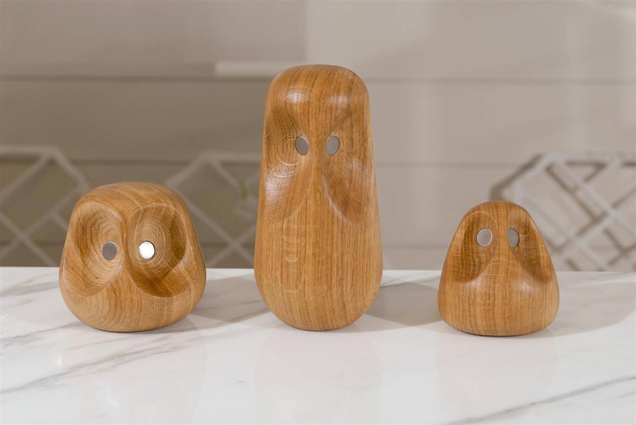 * Hand carved solid wood 
* Made in Italy 
* Individually unique
* Priced & sold indiviudally
* Med Oak Owl / A-AV-02 / $170 
* Large Oak Owl / A-AV-03 / $190