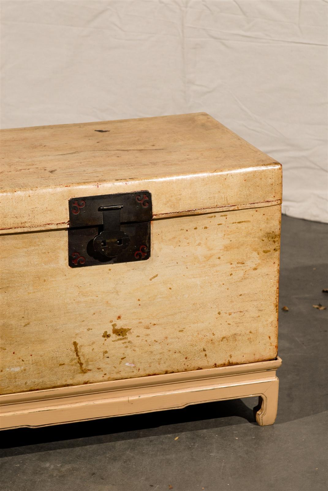 19th Century Chinese Wedding Trunk, circa 1892 In Good Condition In Atlanta, GA