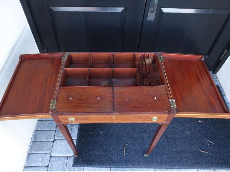 19thc English Gentleman's Dressing Table In Good Condition In Atlanta, GA