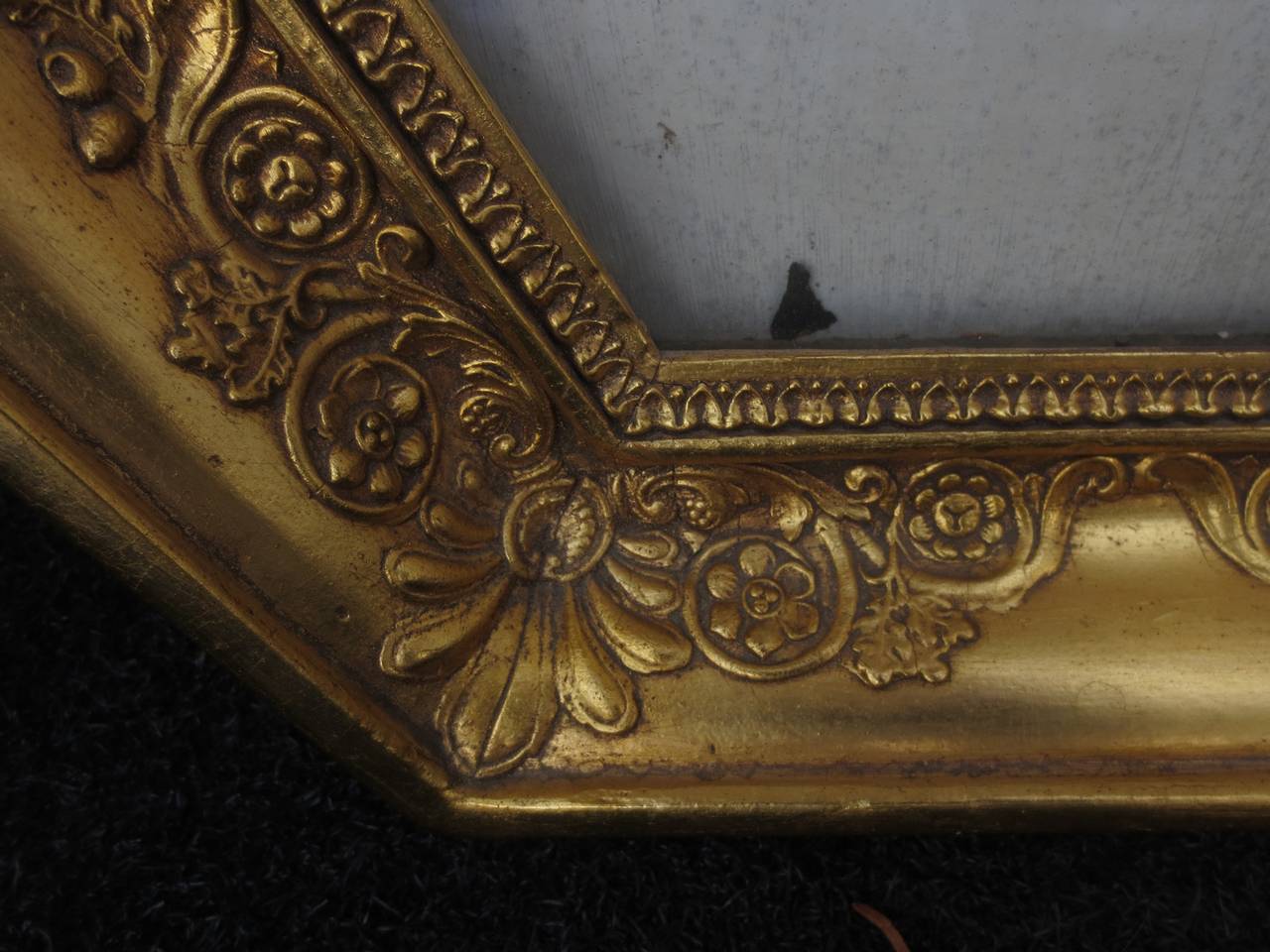 Exceptional Early 19th Century Giltwood Barometer For Sale 3