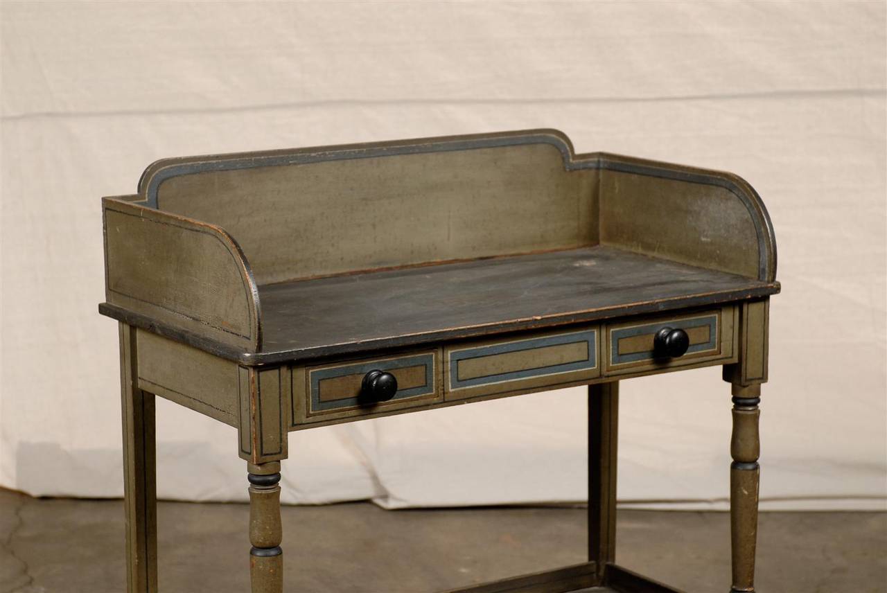 EARLY 19thC PAINTED WASH STAND