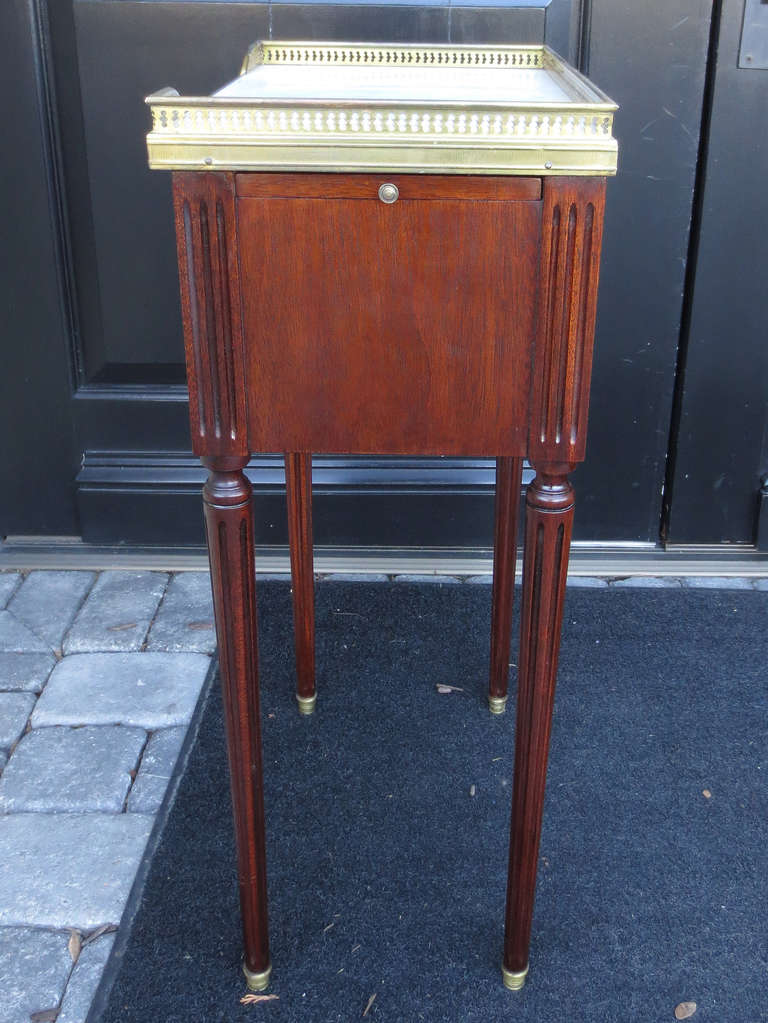 Pair of 20th Century French Marble Top Bedside Tables 1
