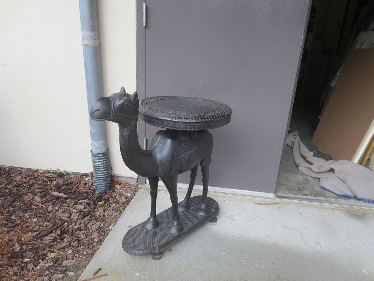 20th Century Anglo-Indian Camel Table In Excellent Condition In Atlanta, GA