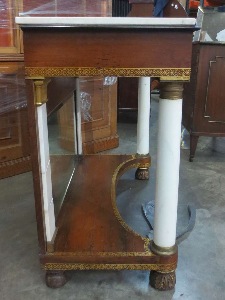 American Classical Early 19th Century Fine Classical Marble-Top Mahogany Pier Table