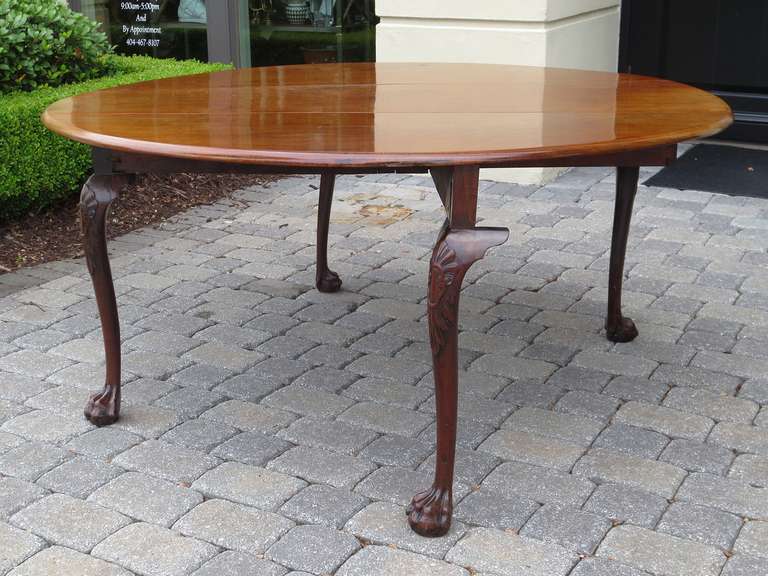 18th-19th century George the 2nd mahogany cabriole drop leaf table, cabriole legs.
