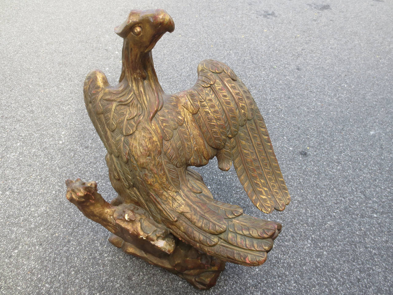 20th Century Large Giltwood Eagle Sculpture In Good Condition For Sale In Atlanta, GA