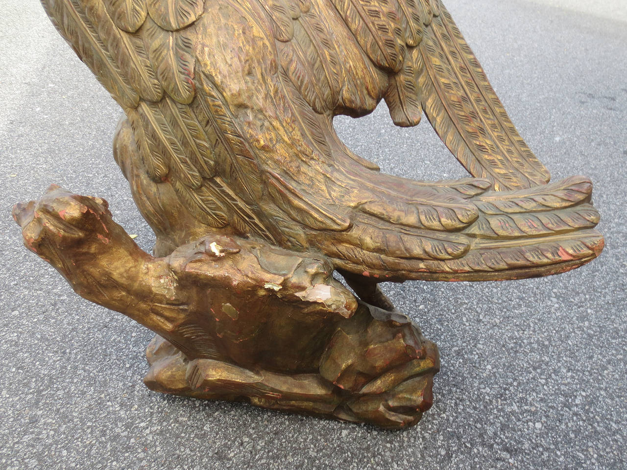 20th Century Large Giltwood Eagle Sculpture For Sale 1
