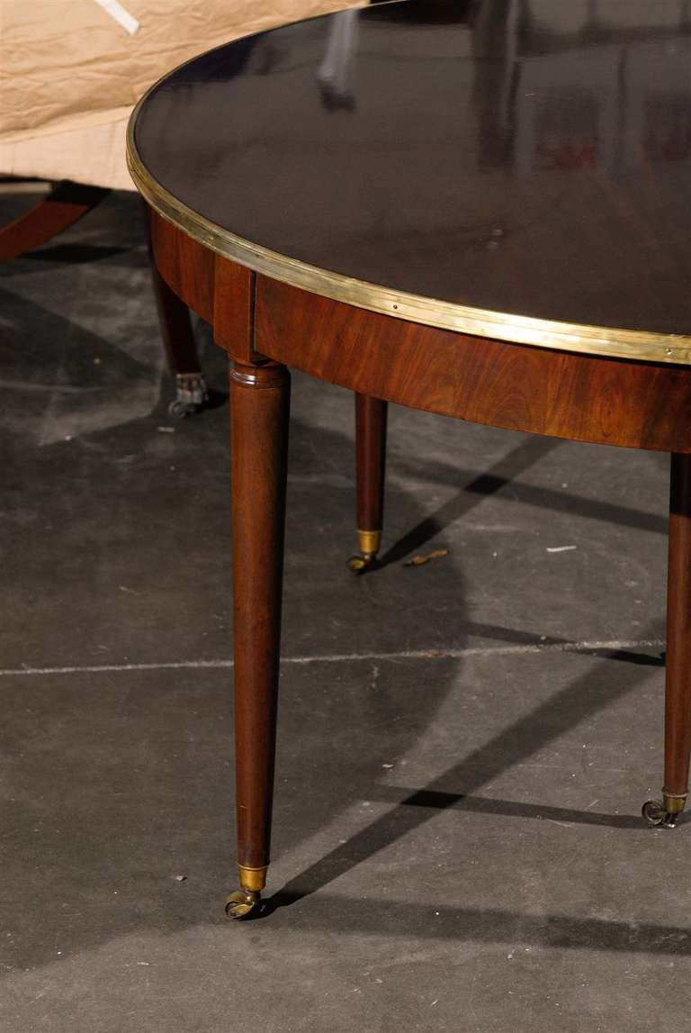 19th Century Louis XVI Style, Ormolu-Mounted Mahogany Extension Dining Table In Good Condition In Atlanta, GA