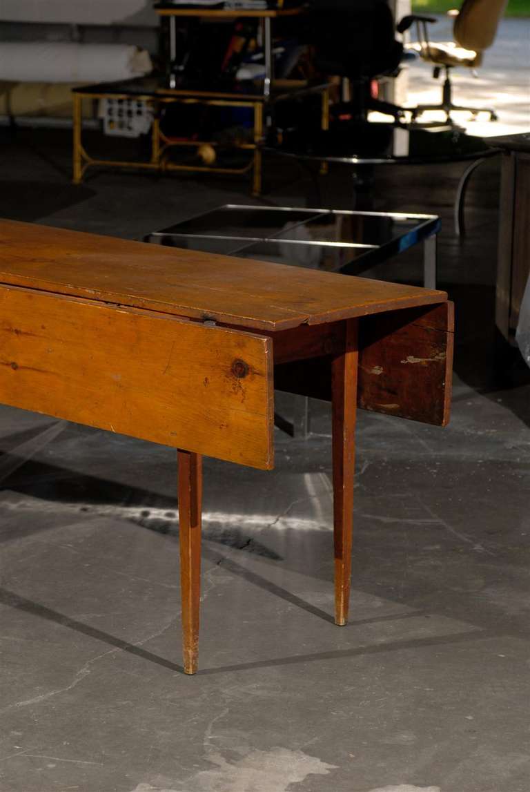 19th Century American Pine Dropleaf Table In Good Condition In Atlanta, GA
