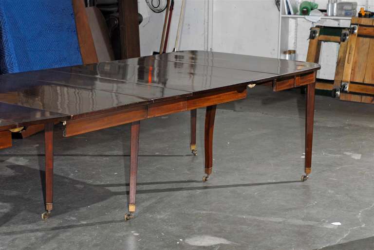 19th Century George III, Inlaid Mahogany Extension Dining Table with Five Leaves In Good Condition In Atlanta, GA