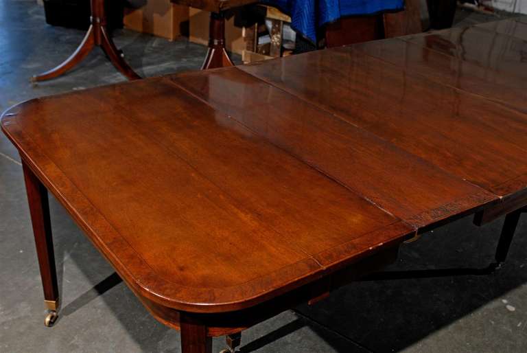 19th Century George III, Inlaid Mahogany Extension Dining Table with Five Leaves 1