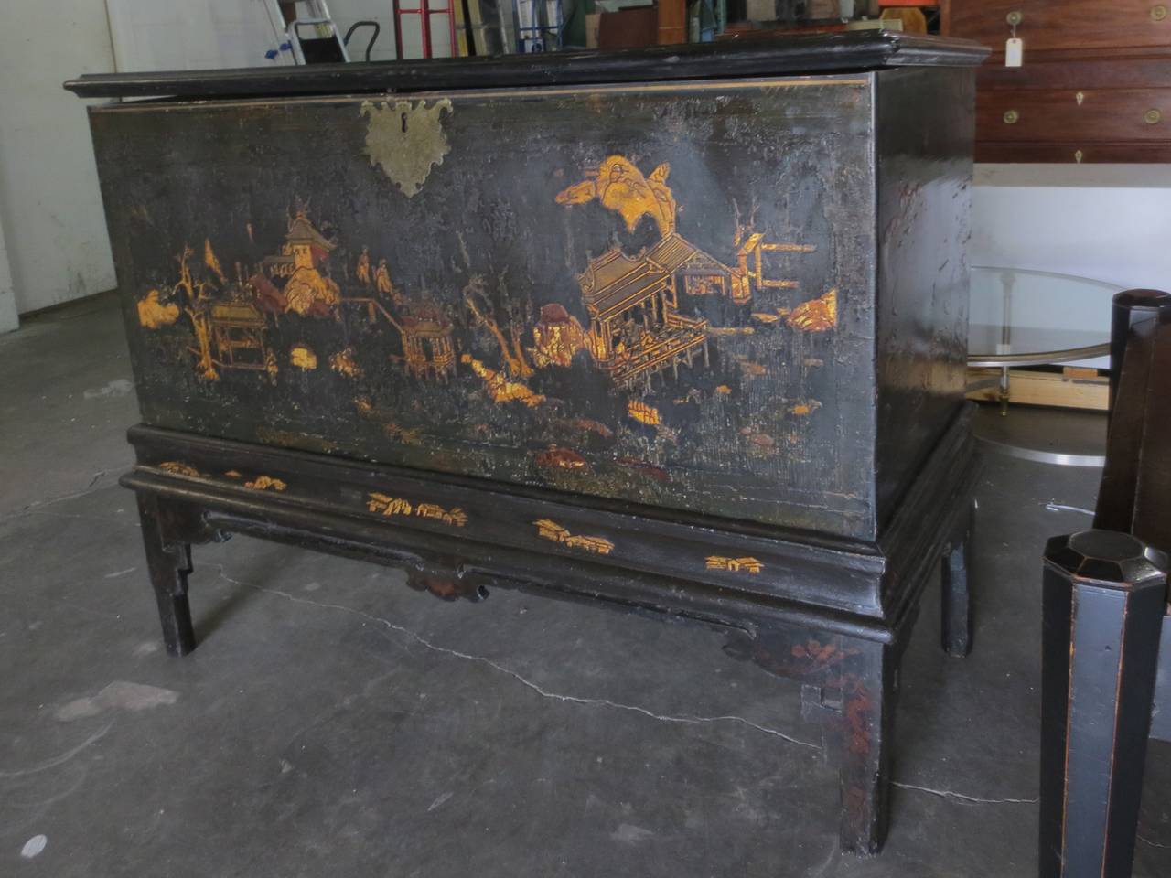 18th/19th Century Chinoiserie Trunk on Stand In Excellent Condition In Atlanta, GA