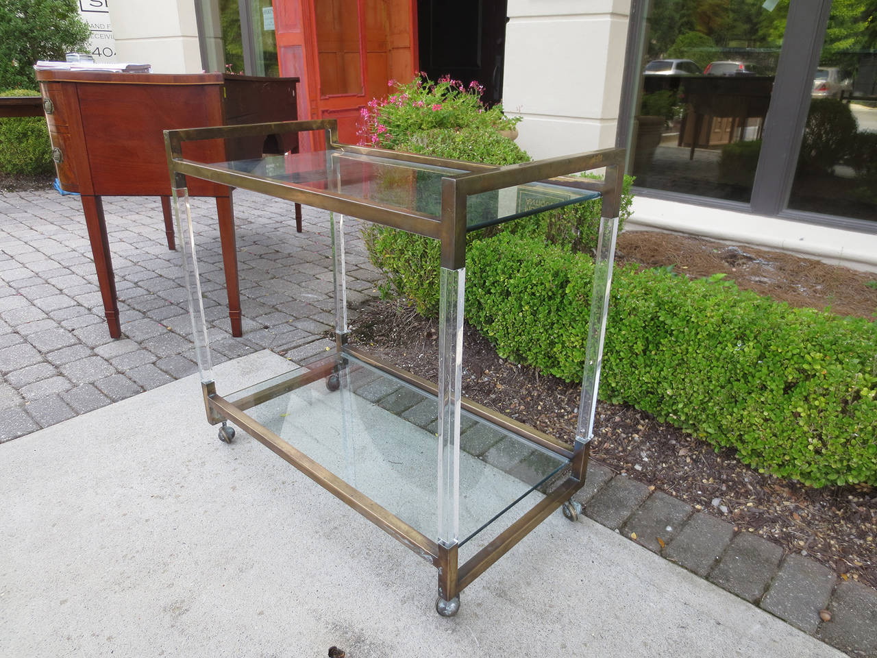 Midcentury Lucite and Brass Bar Cart In Excellent Condition In Atlanta, GA