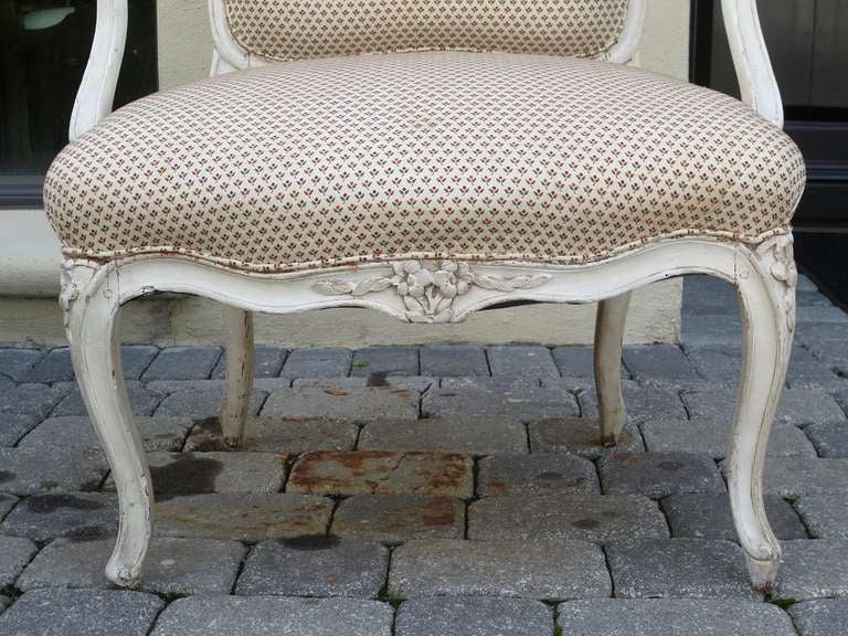 French Pair of 19th Century Louis XV Painted Fauteuils a La Reine For Sale