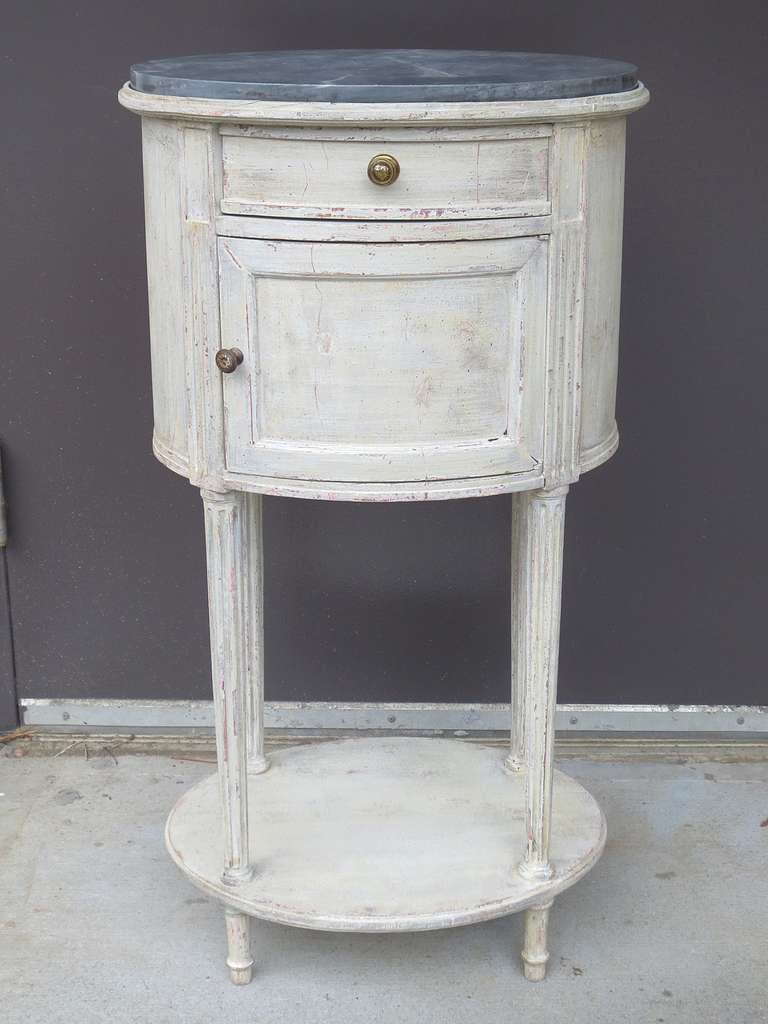 PAIR OF 19th/20thC FRENCH BEDSIDE TABLES WITH MARBLE TOPS & INTERIOR<br />
An Atlanta Resource for Fine Antiques<br />
