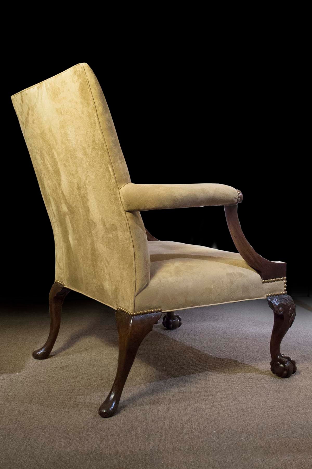 Pair of George III Style Mahogany Library Armchairs, Early 19th Century In Excellent Condition In New York, NY