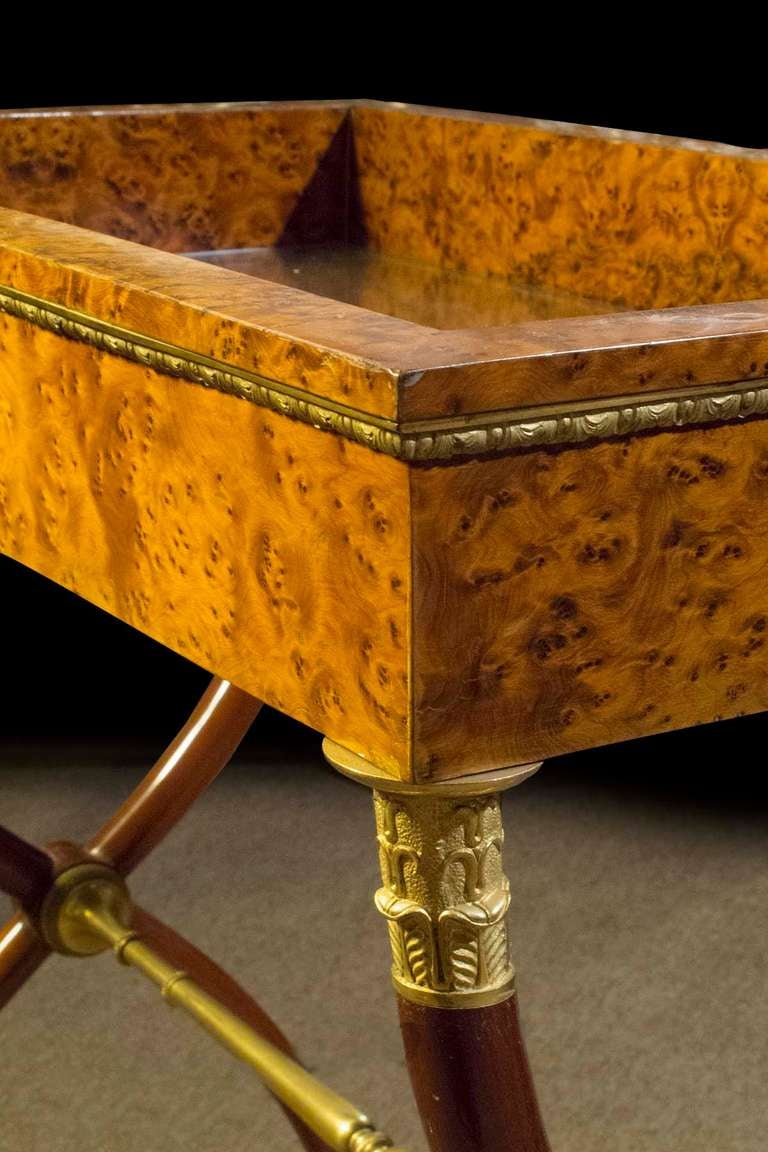 Empire Burl Wood Tray Table circa 1810 In Excellent Condition In New York, NY