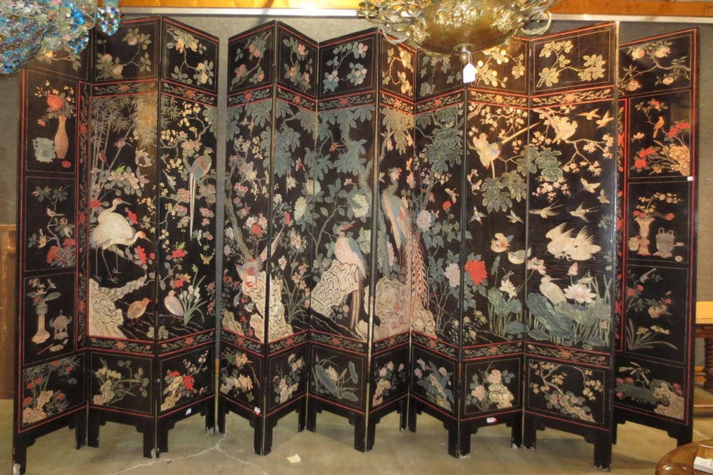 Important Chinese 12-Panel Coromandel Screen, 18th Century In Excellent Condition For Sale In New York, NY