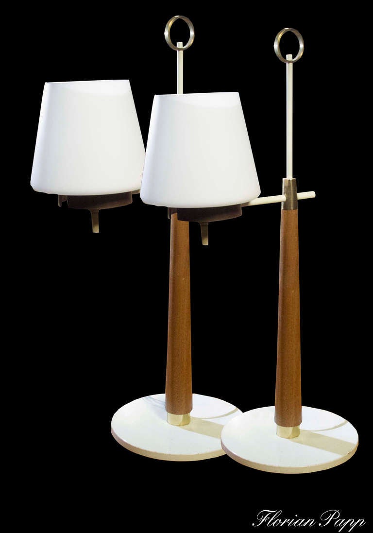 Pair of Gerald Thurston for Lightolier Lamps, Mid-20th Century In Excellent Condition For Sale In New York, NY