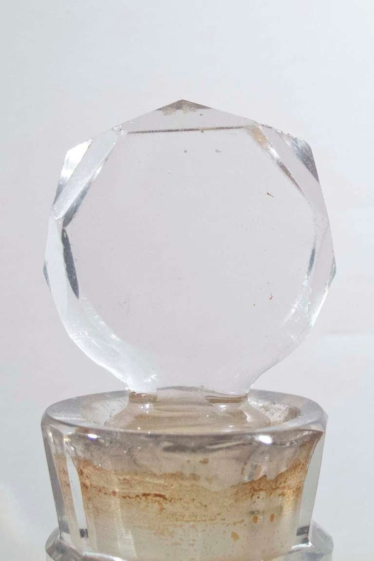Cut-Glass Ship's Decanter with Stopper, Late 18th Century In Good Condition For Sale In New York, NY