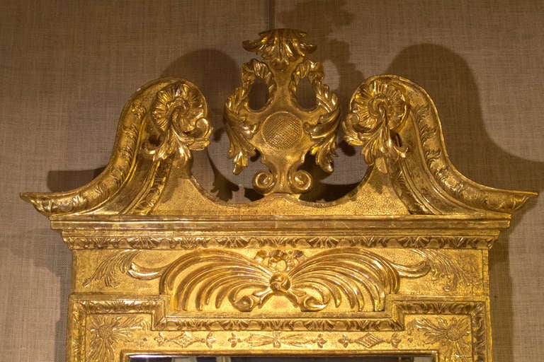 George II Carved and Gilt Wall Mirror, circa 1730 In Good Condition In New York, NY