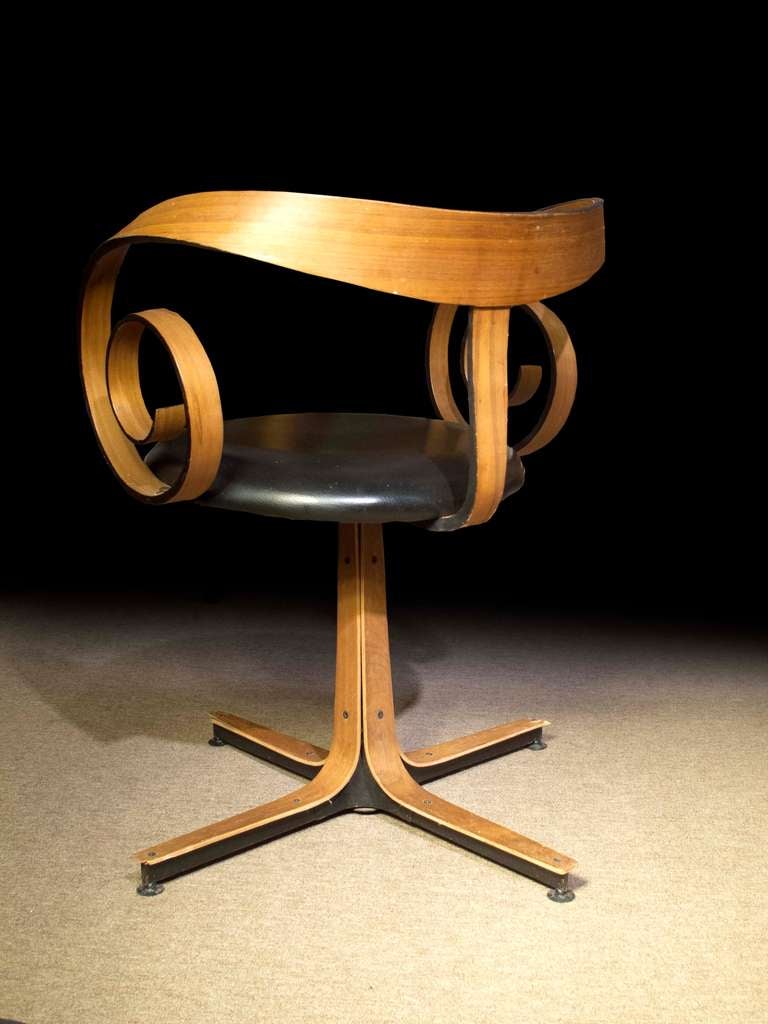 Pair George Mulhauser Plycraft Desk Chairs. Circa 1965 In Excellent Condition In New York, NY