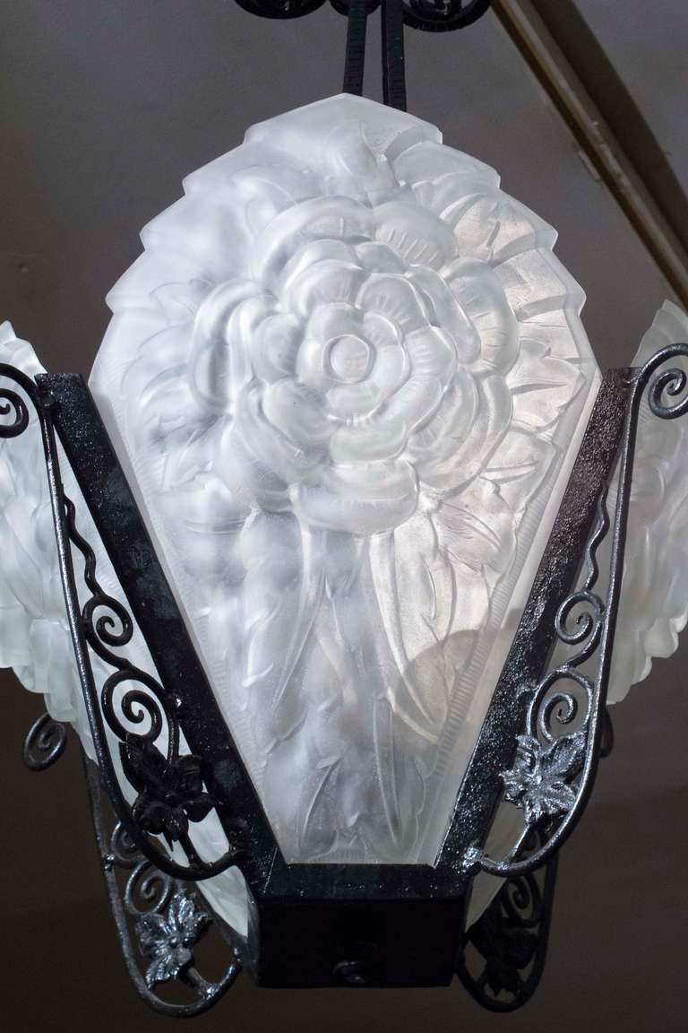 Art Deco Chandelier in the Style of Edgar Brandt and Lalique, circa 1930 For Sale 1