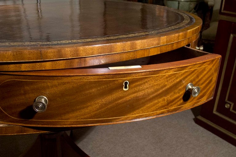 Handsome George III Inlaid Mahogany Drum Table, English Circa 1800 In Excellent Condition In New York, NY