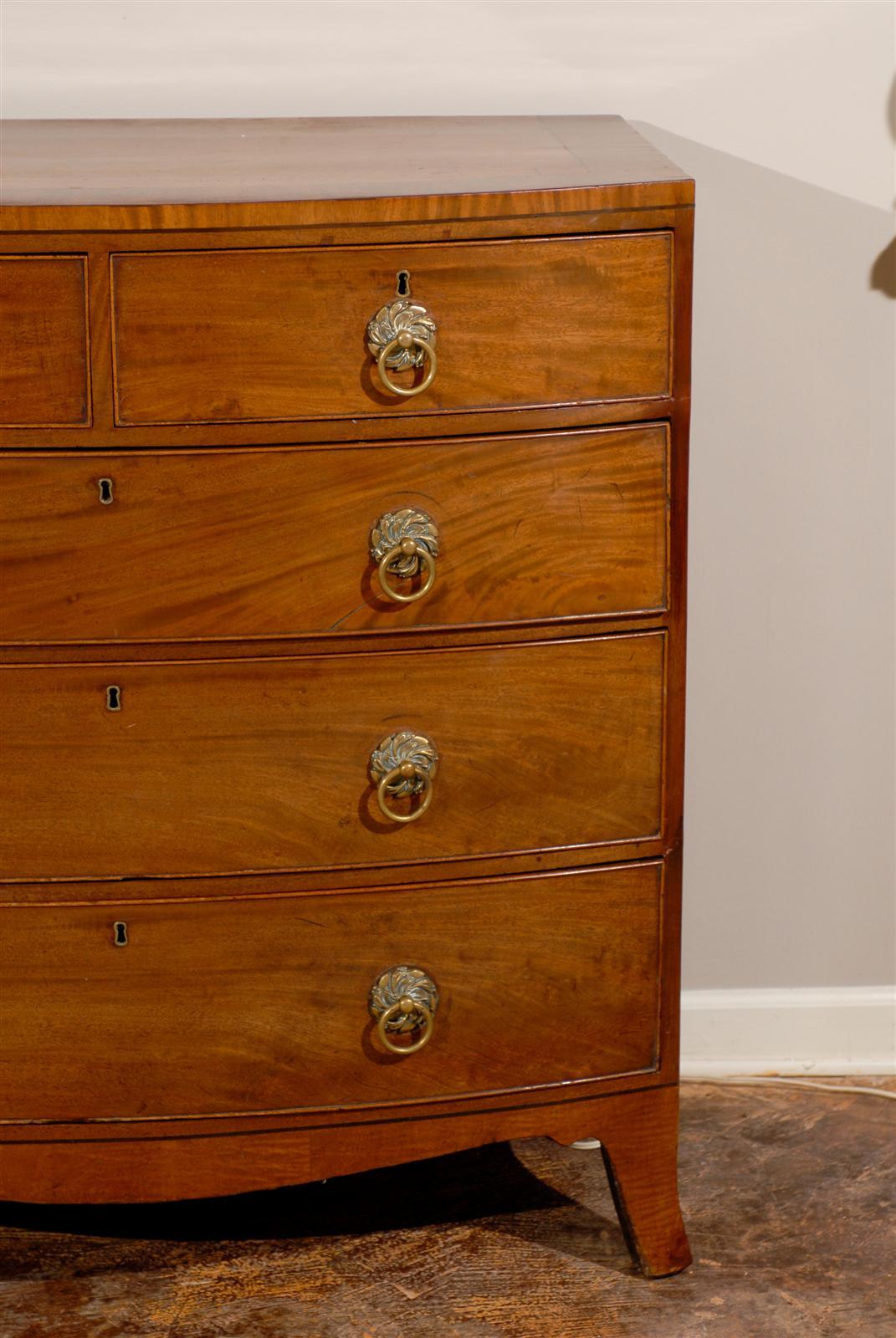 English Mahogany Bow Front Chest of Drawers In Good Condition In Chamblee, GA