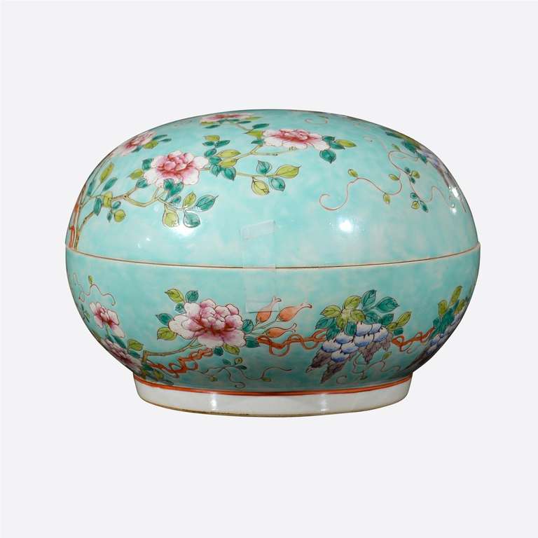 Qing Dynasty Turquoise Porcelain Two-Piece Covered Bowl