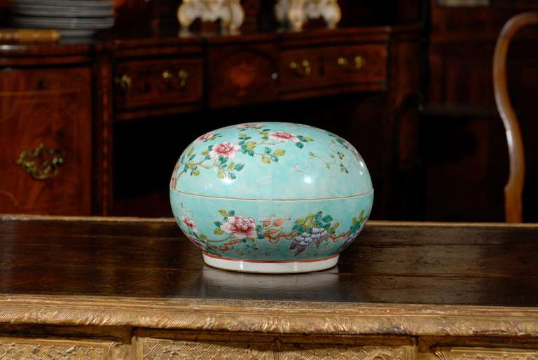Other Qing Dynasty Turquoise Porcelain Two-Piece Covered Bowl