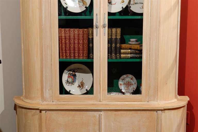 Midcentury China Cabinet In Excellent Condition In Chamblee, GA