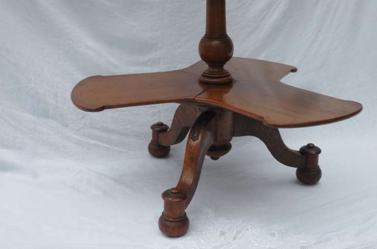Early English Four Tier Serving Stand In Excellent Condition For Sale In Stamford, CT