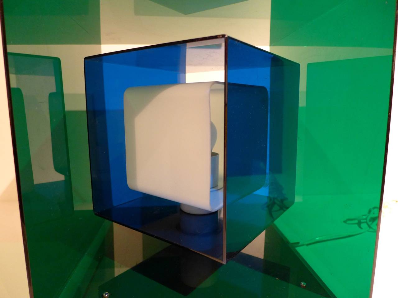 Acrylic Stilnovo Kinetic Cube Lamp