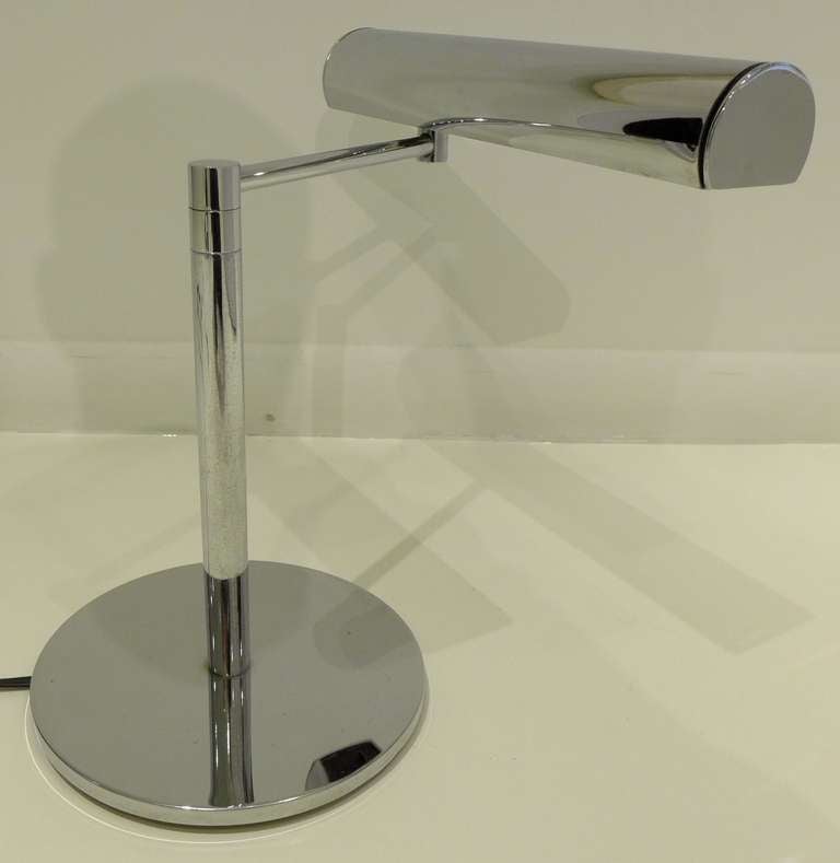 Minimalist Swivel-Arm Table Lamp