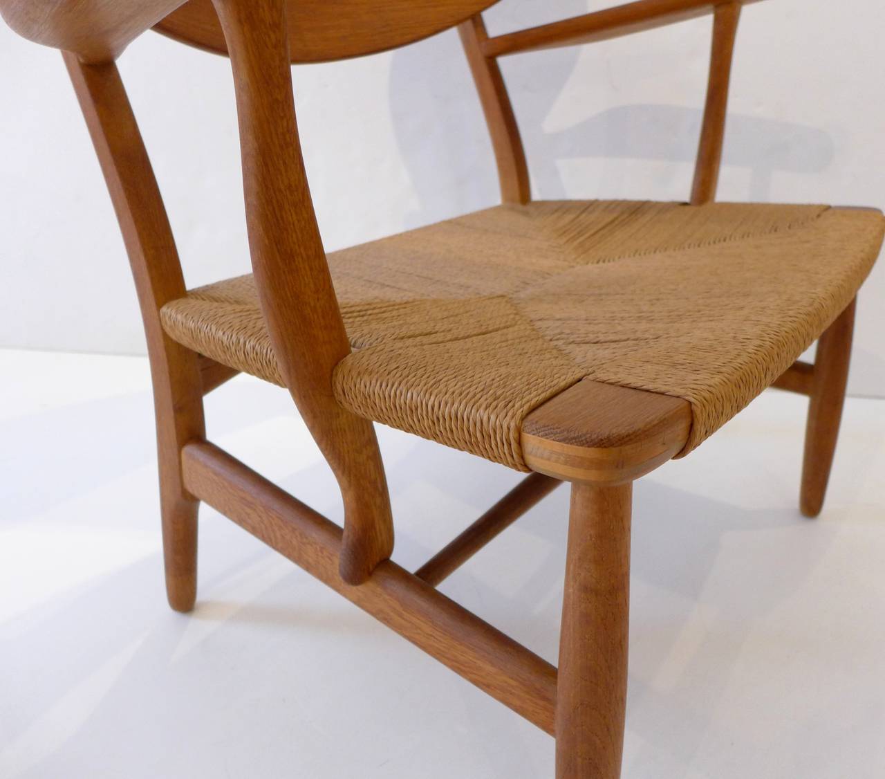 Hans Wegner CH-22 Lounge Chair In Good Condition In New York, NY
