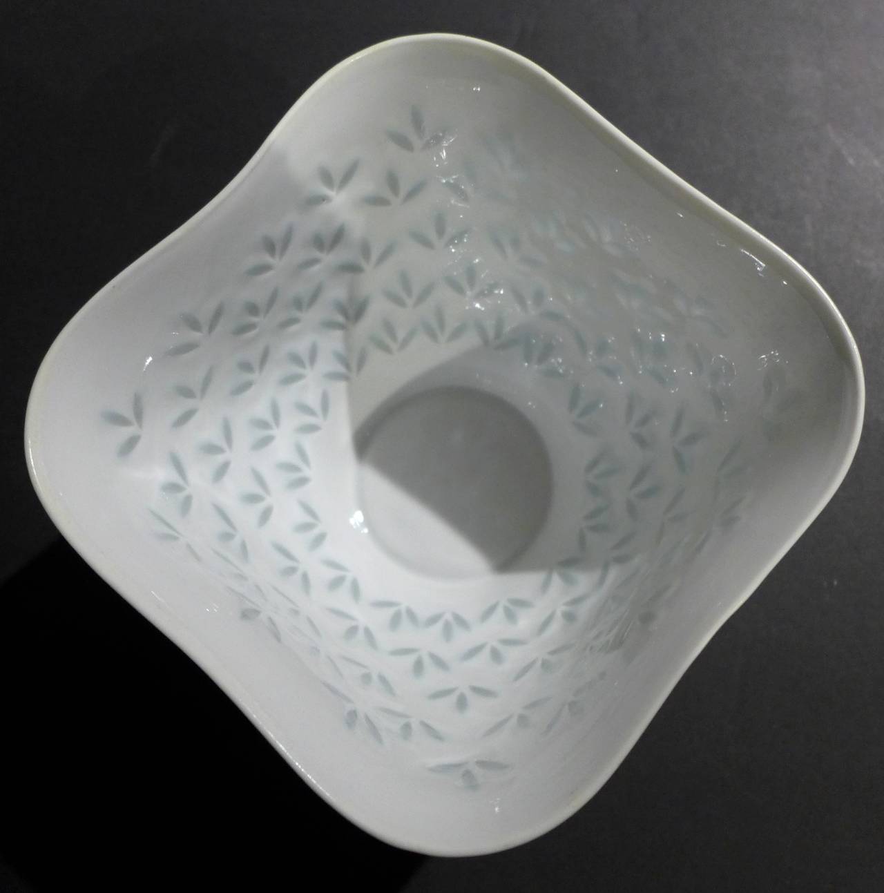 Rice Porcelain Bowl by Friedl Kjellberg for Arabia In Excellent Condition In New York, NY