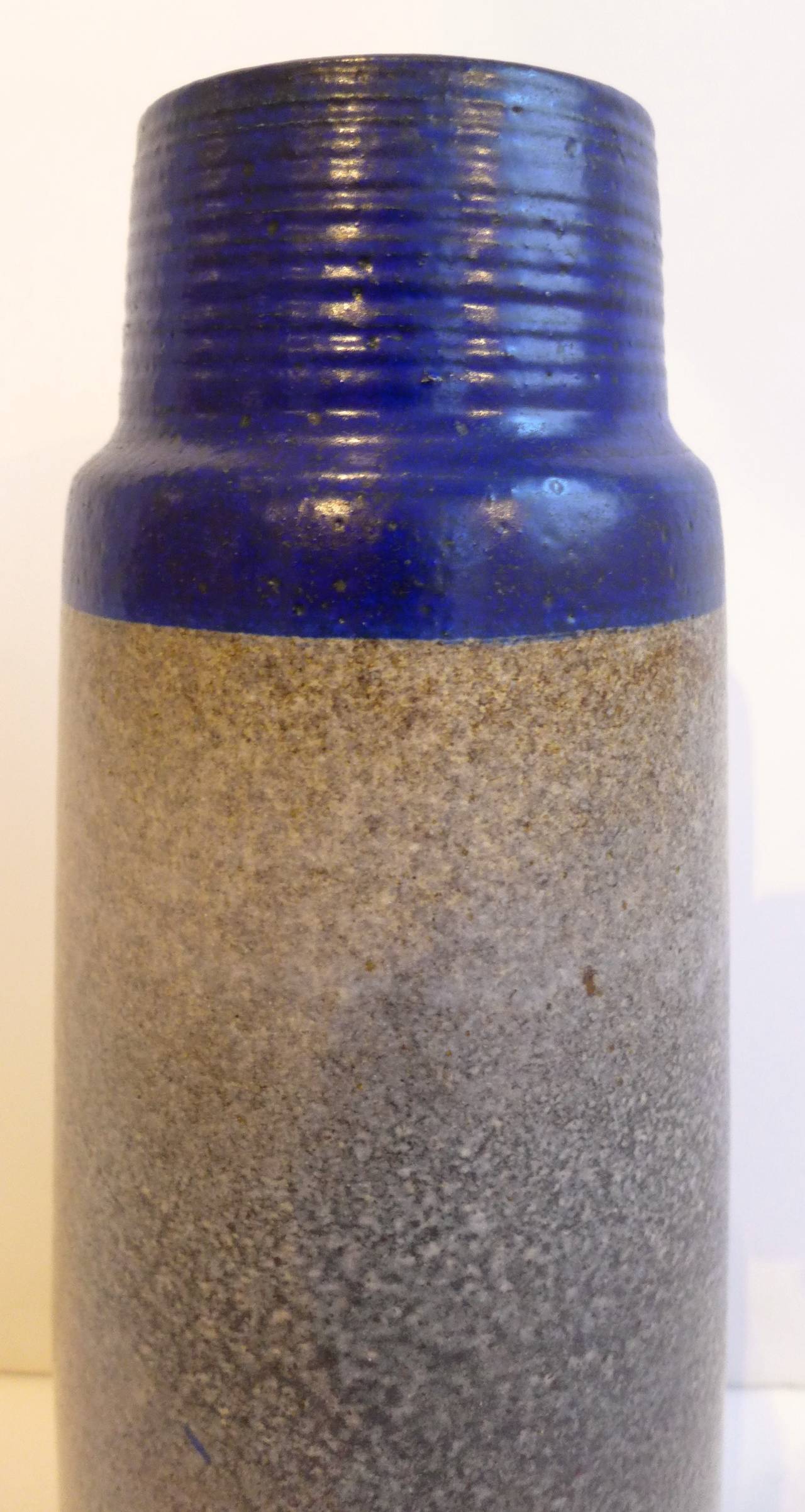 Hand-thrown and glazed stoneware vase from the Zaalberg atelier in Zuid, Holland, circa 1960s. A studio work by Herman Zaalberg, grandson of the first generation of Zaalberg potters in Holland. With a deep cobalt neck and shoulder, and