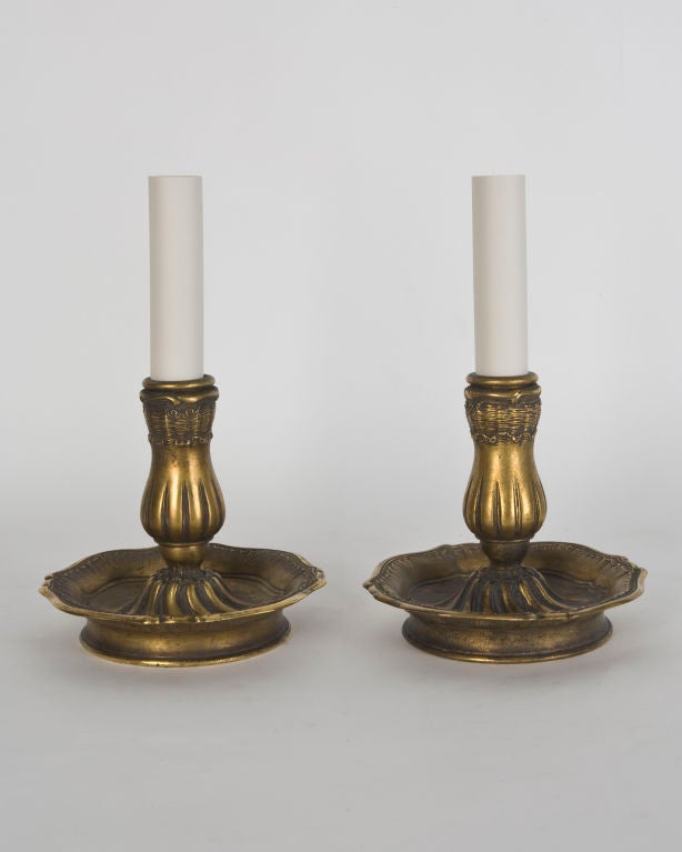 ATL1833
Une paire de lampes candélabres baroques avec des détails grotesques, signées par le fabricant de New York E. F. Caldwell.

Dimensions :
Dimensions générales : 12-1/2