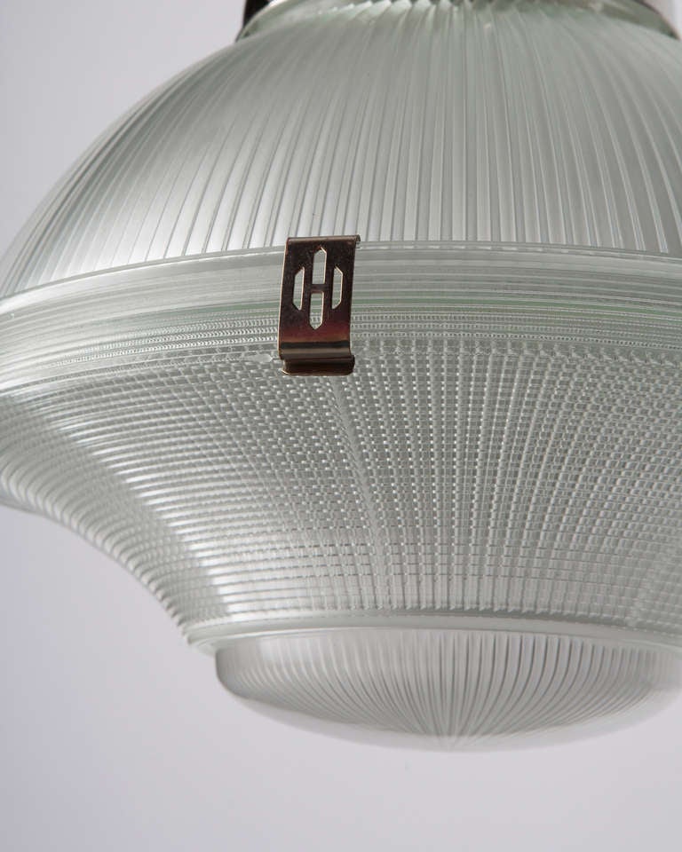 Industriale Ciondolo industriale in vetro olofane con fermagli decorativi e diffusore originale in vendita