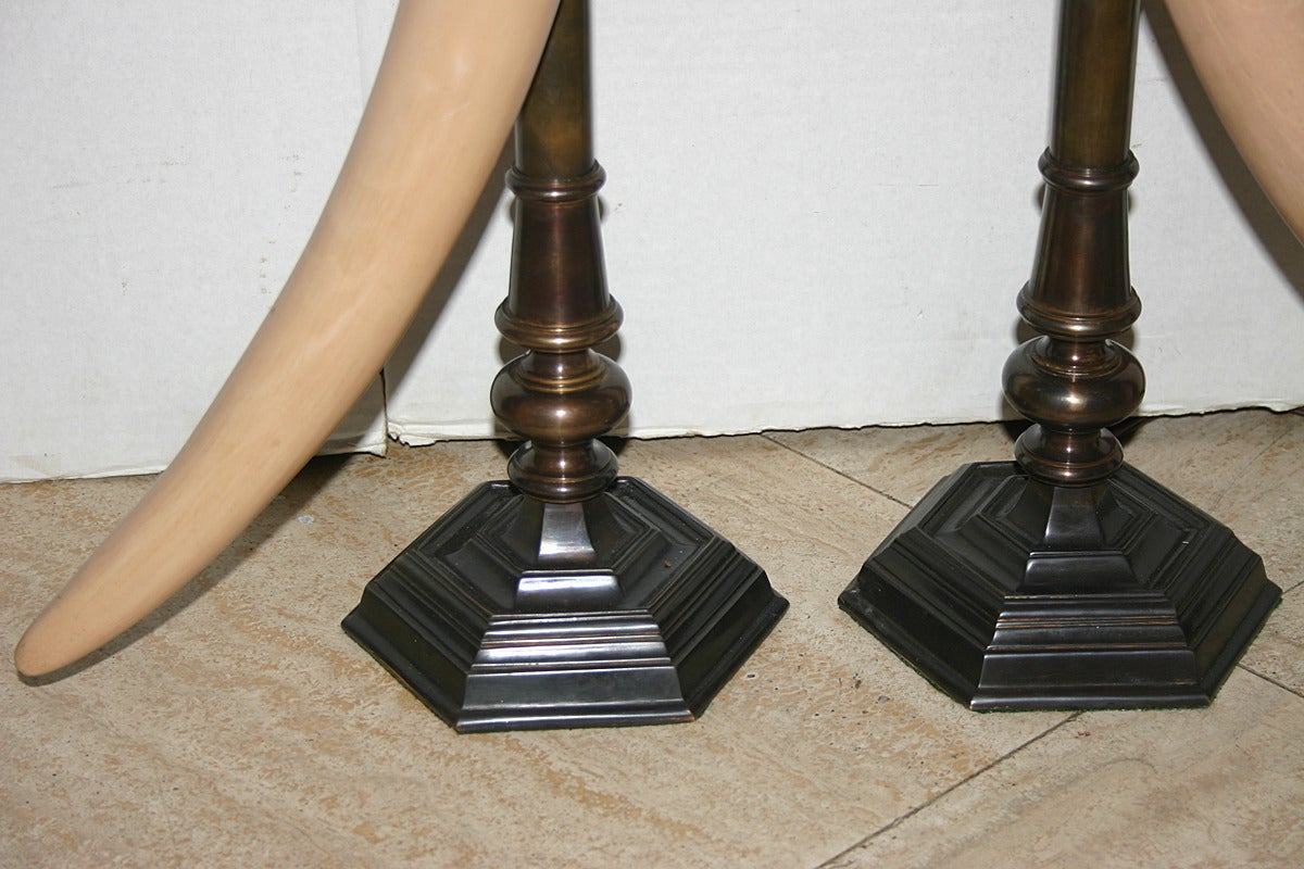 Milieu du XXe siècle Paire de lampes de table en forme de brosme en vente