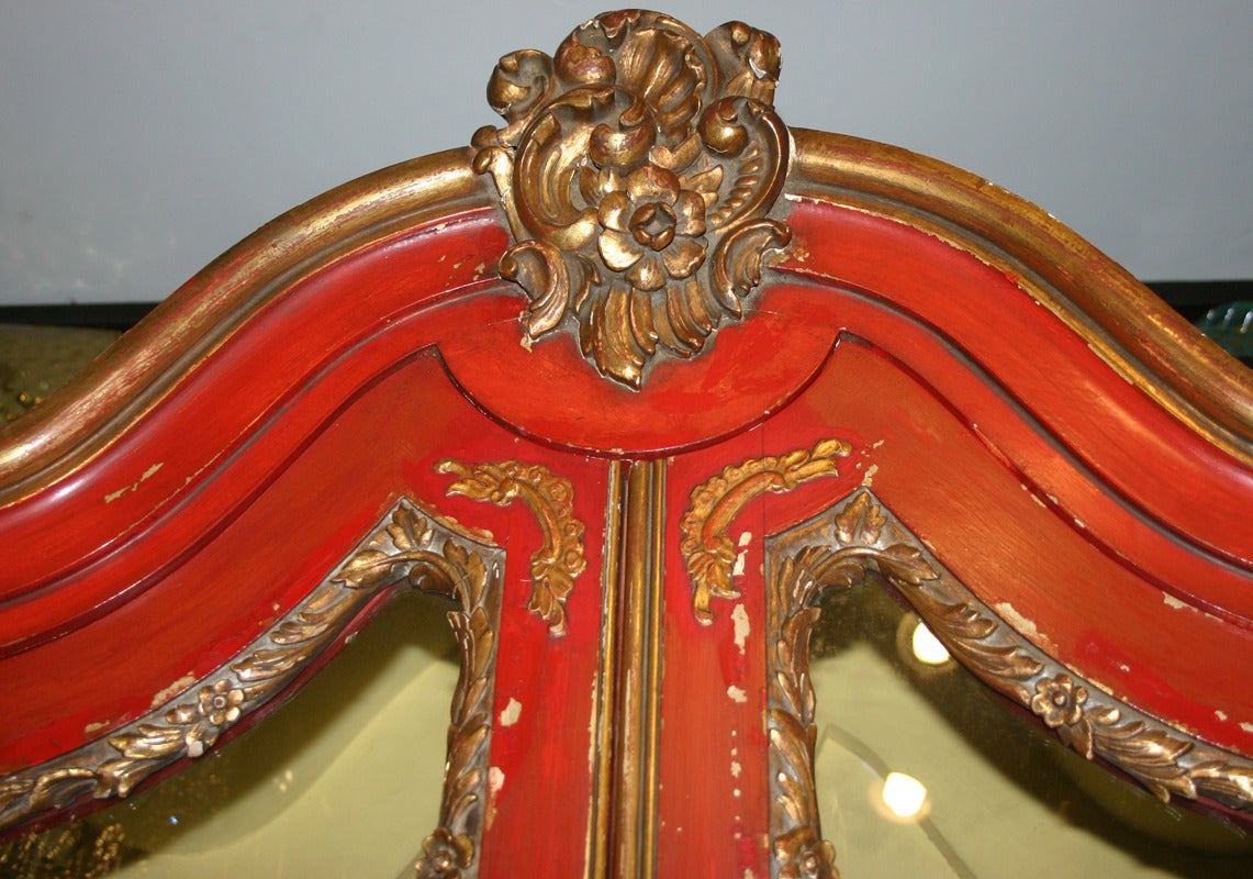 Early 20th Century Italian Red and Giltwood Cabinet For Sale