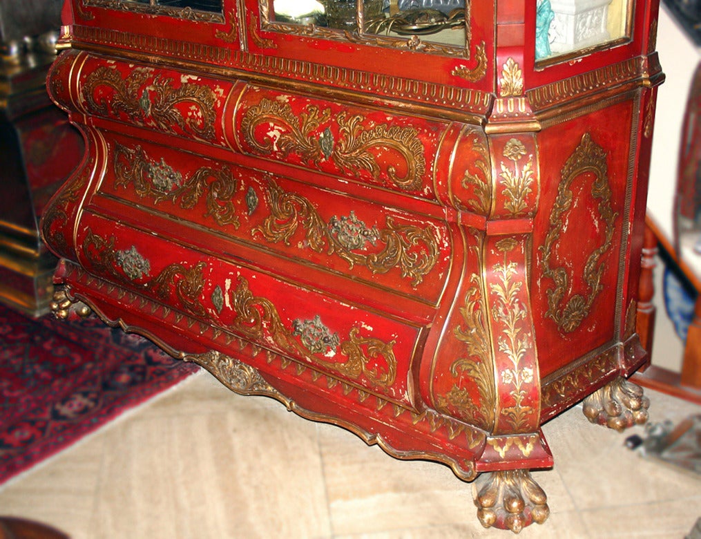Armoire italienne rouge et bois doré en vente 1