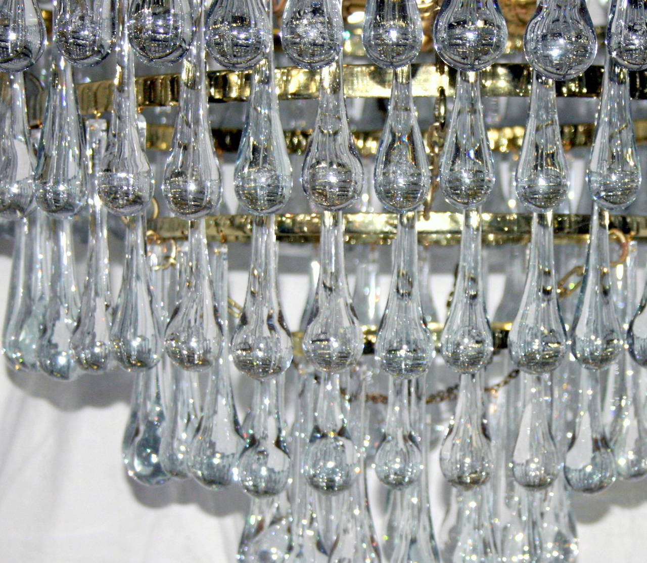 Großer Glastropfen-Kronleuchter aus der Mitte des Jahrhunderts im Zustand „Hervorragend“ im Angebot in New York, NY