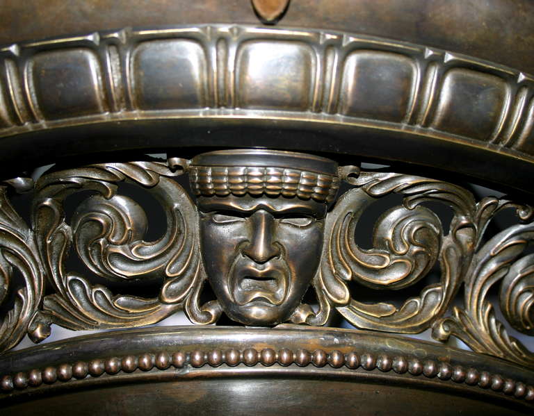 Bronze-Kronleuchter im neoklassischen Stil im Angebot 2
